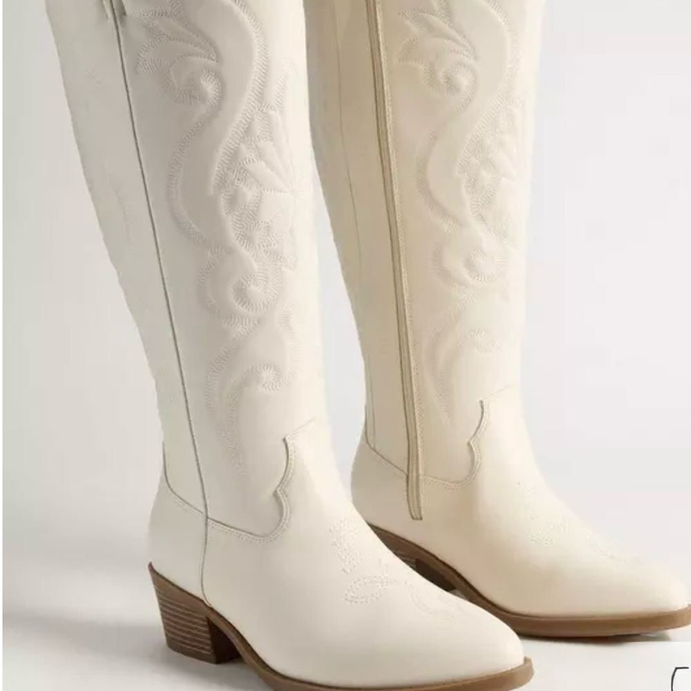 Torrid boots size 11.5. With tags. Received wrong size, never been worn